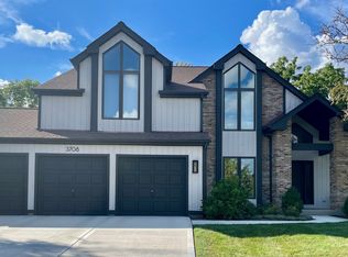 3708 Armour Ct, Woodridge, IL 60517