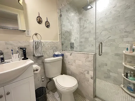 Rented by Silver Line Realty Group NY LLC | media 7