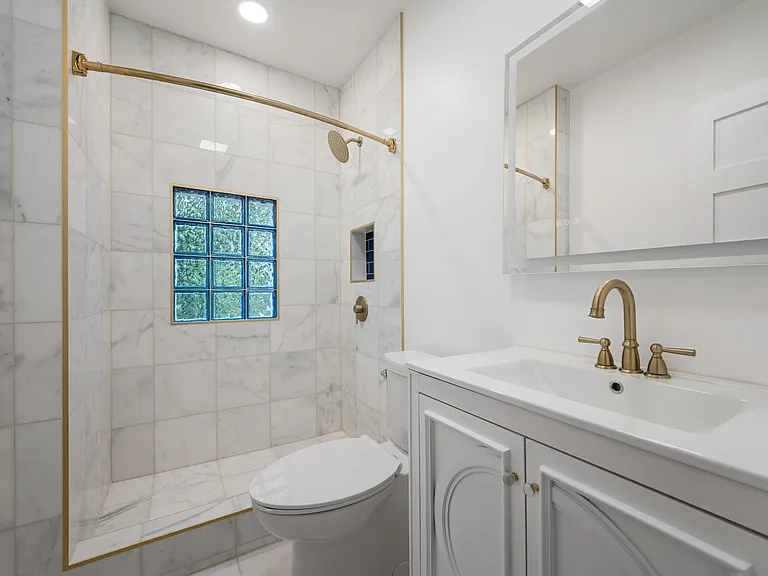 422 W Clifford St #4 — Photo 7