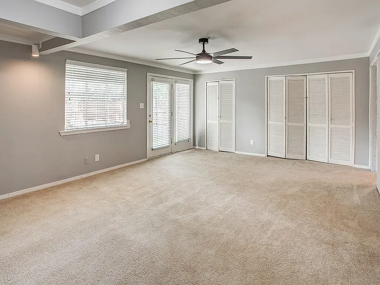 3233 Colgate Ave — Photo 8