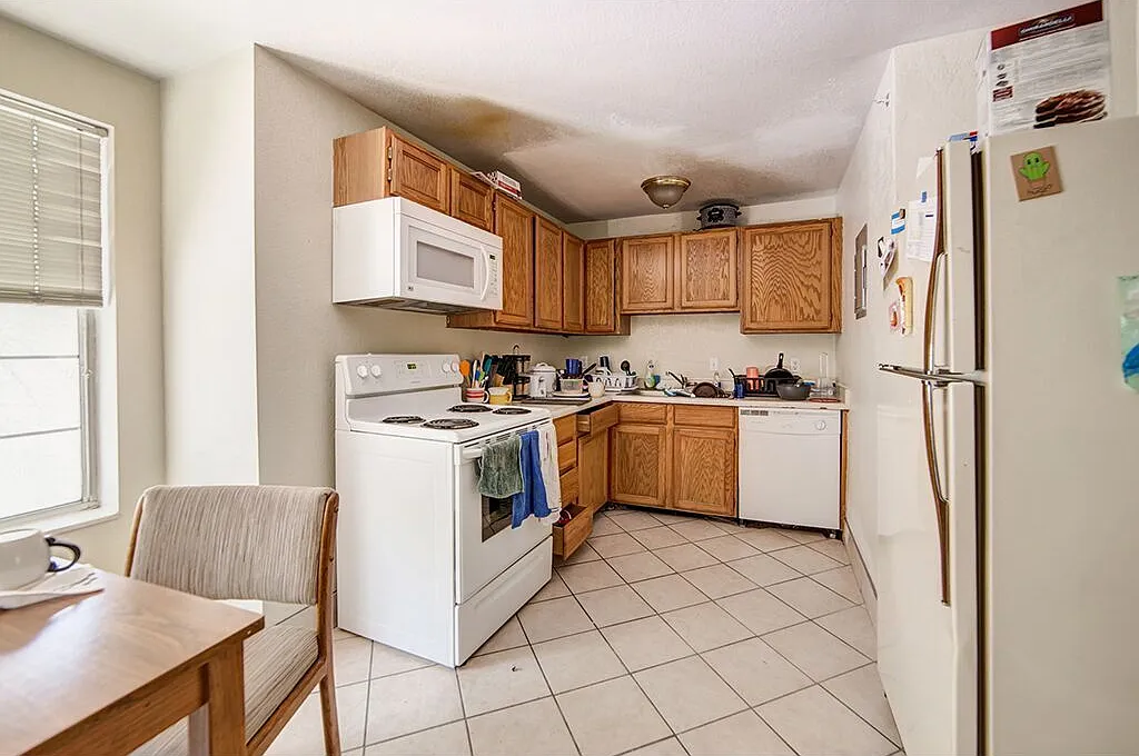 4 bed, 1408 sqft, $485 — Photo 3