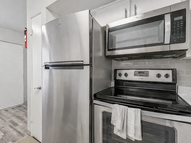 Ridley Apartments — Photo 3