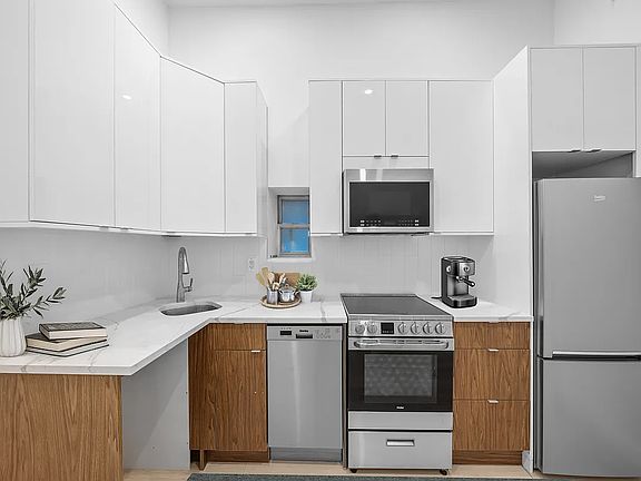 3rd image of 501 1/2 E 83rd St #1W