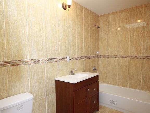 HUGE Owner's Bathroom