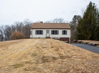 34 Brook St, Easthampton, MA 01027