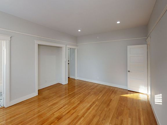 2nd image of 1016 N Heliotrope Dr APT 10