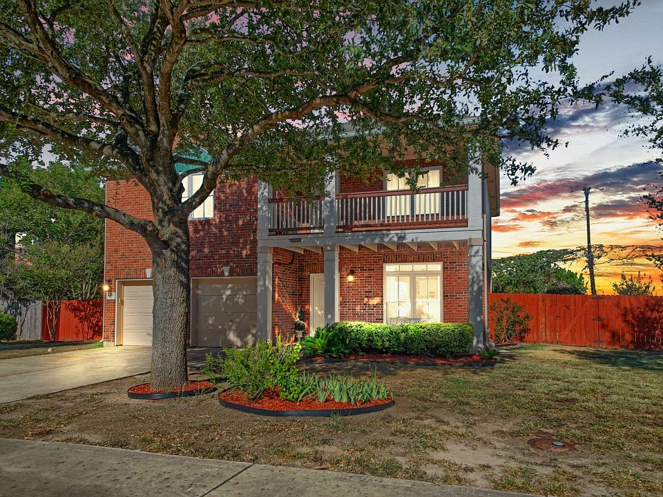 1st image of 800 Windsor Hill Dr