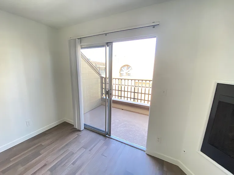 French Park Apartments — Photo 8