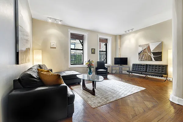 Rented by Cooper & Cooper Real Estate | media 8