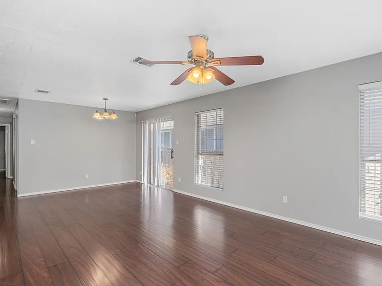 7228 Aldea Dr #B — Photo 3