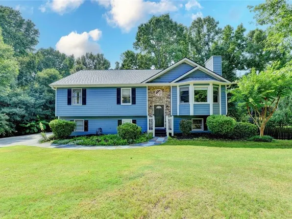 6224 Ivy Springs Dr, Flowery Branch, GA 30542