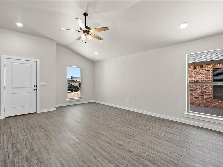 3414 Tiffin Ave — Photo 8