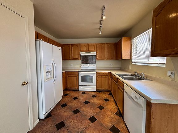 4th image of 3550 W Trevor Dr