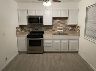 227 W Babcock St, Visalia, CA 93291