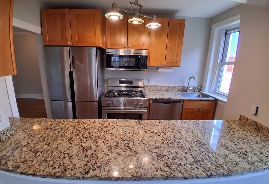 3 bed, 1100 sqft, $4,497 — Photo 2