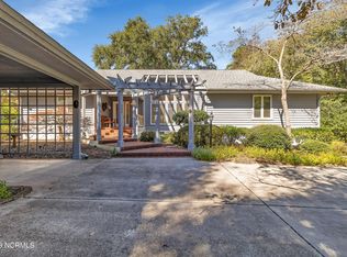 622 Sawgrass Rd, Hampstead, NC 28443