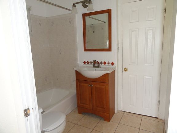 5th image of 1125 E Moreland St