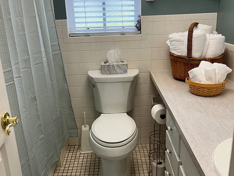 1220 Lakeside Dr — Photo 11