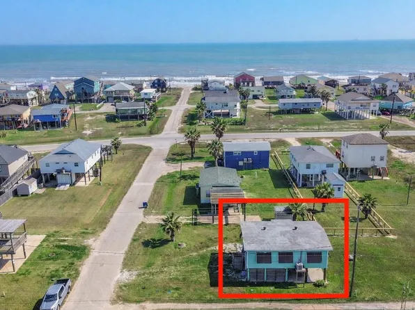 311 Oyster St, Surfside Beach, TX 77541