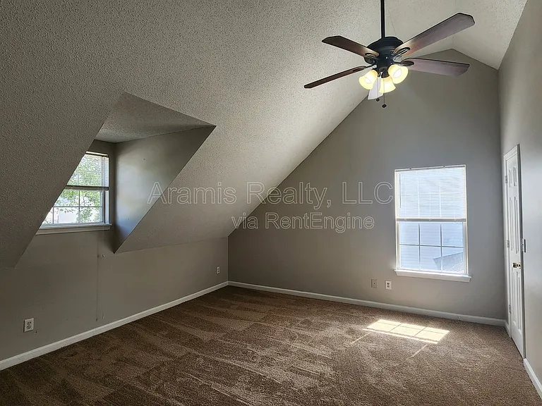 7336 Bramble Oak Dr — Photo 10