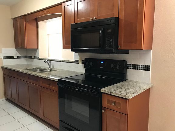 3rd image of 10919 Tailfeather Ct