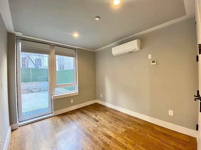 62 E 21st St #1K — Photo 17