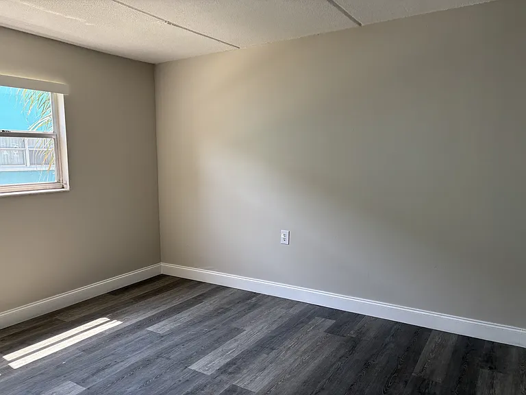 321 Johnson Ave — Photo 6