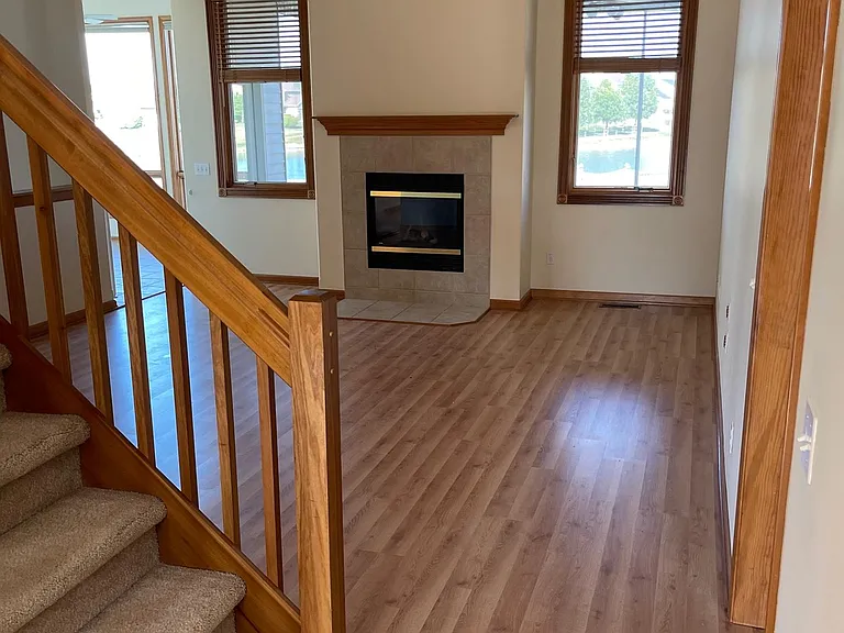 3127 Shallowbrook Dr — Photo 2