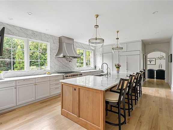 5th image of 1919 River Forest Rd NW