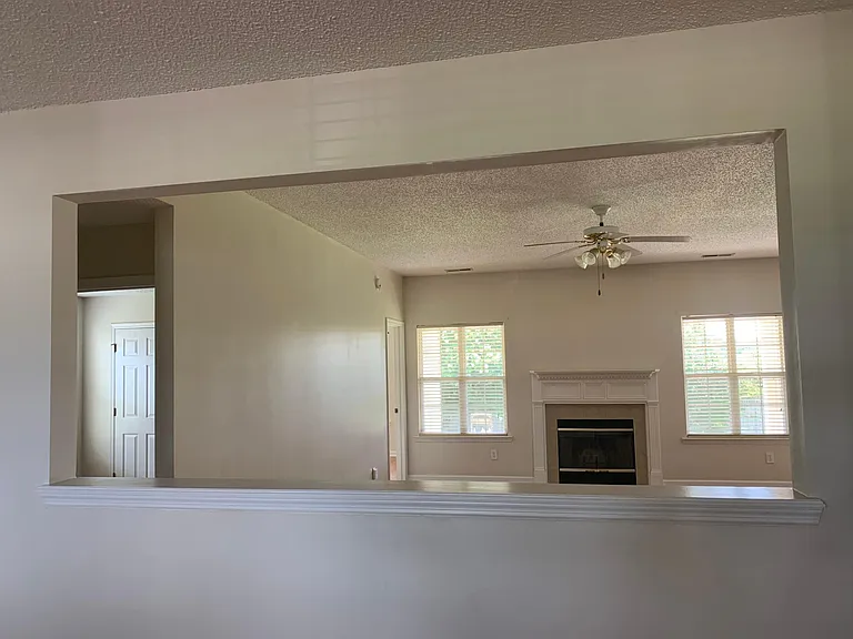 110 Meadowglade Ln — Photo 7