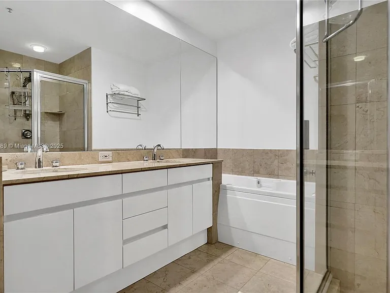 808 Brickell Key Dr #2506 — Photo 16