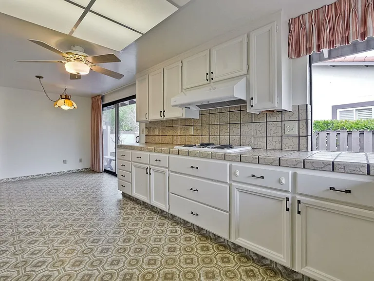 8224 Claret Ct — Photo 20