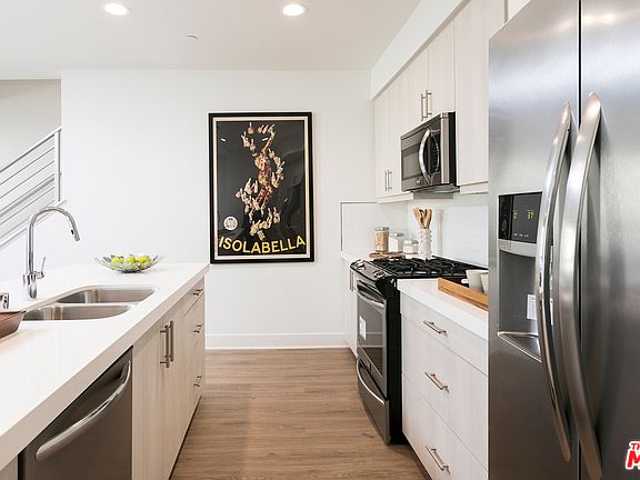 3rd image of 2111 N Cahuenga Blvd Unit 8