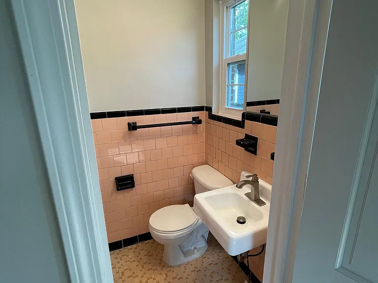 1103 Talbot Ave — Photo 8