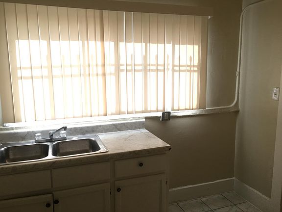 4th image of 3846 S Grand Ave APT 8