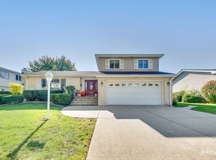 1155 W Westwood Trl, Addison, IL 60101