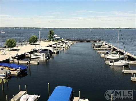 4th image of 2964 Lakeshore Dr Unit W403