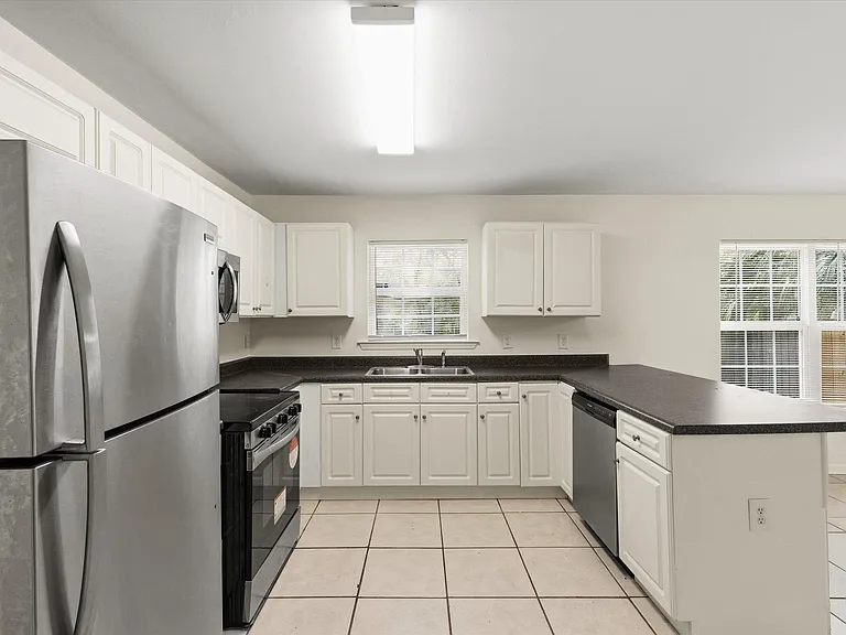 735 Putnam Dr #2 — Photo 10