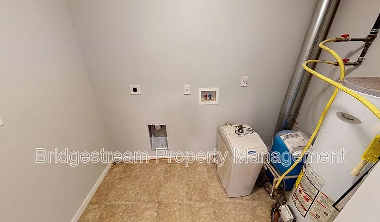8694 Plum Creek Ct — Photo 8