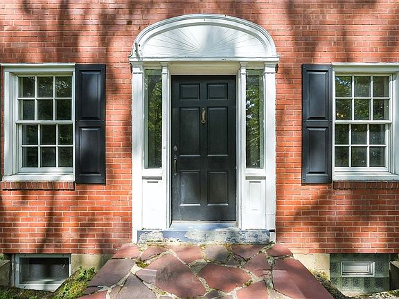 5th image of 161 White Oak Dr