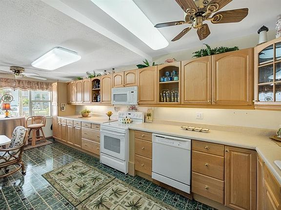 4th image of 131 Doolen Ct #104/105D
