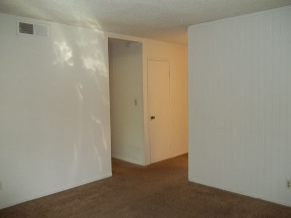 5th image of 645 W Clinton Ave #147