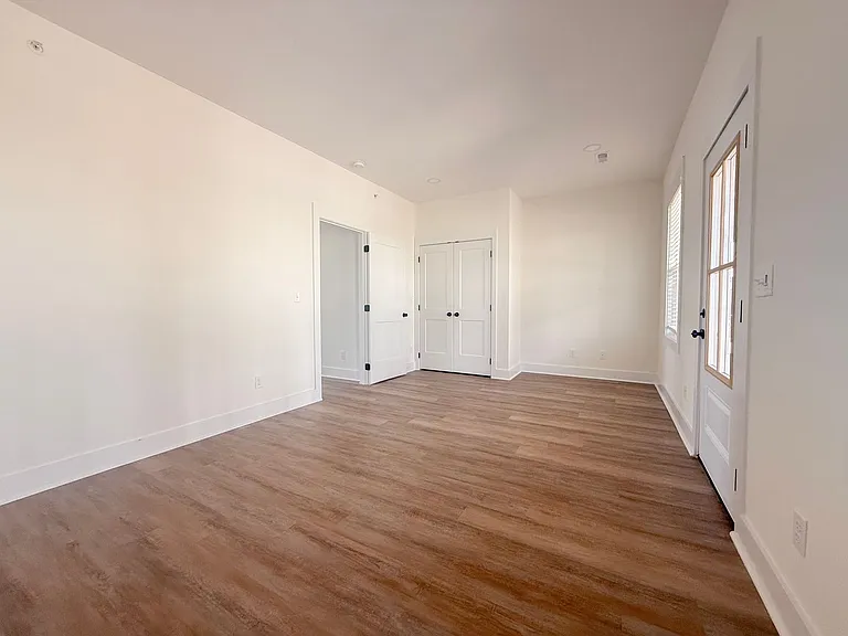 1389 Meridian St — Photo 25