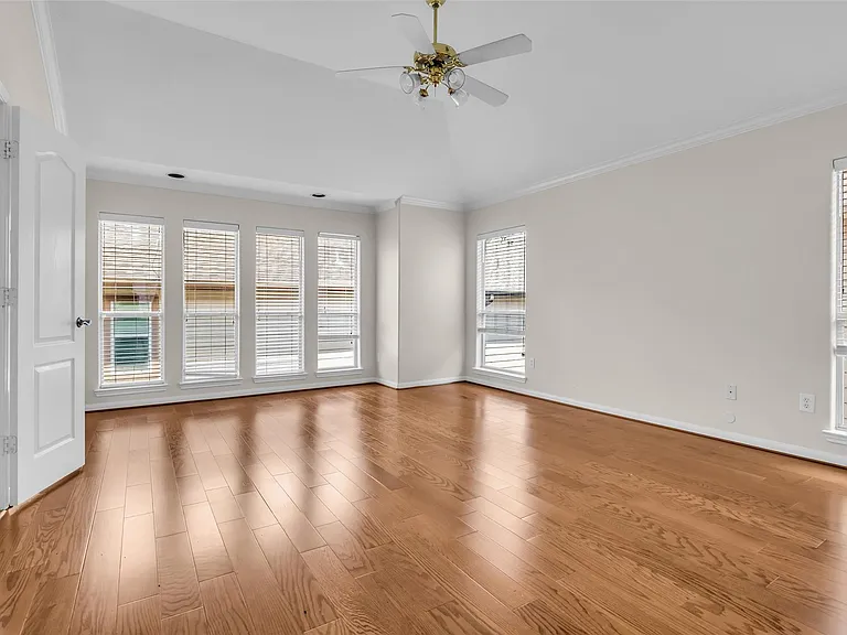 2123 Stacy Knl — Photo 18