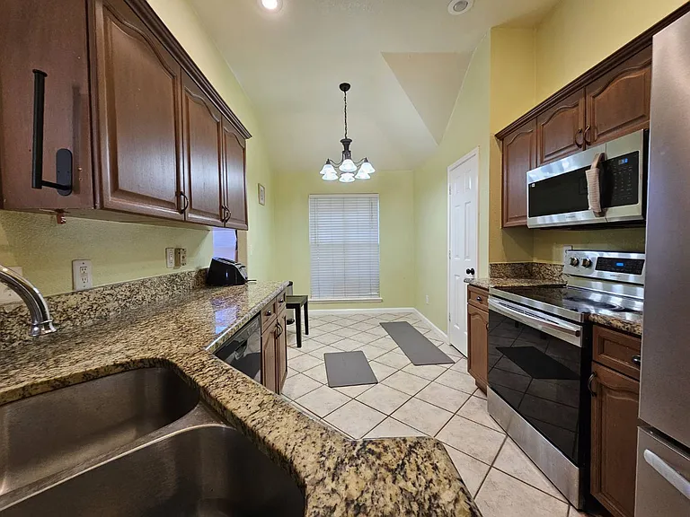 7621 Lancelot Rd — Photo 7