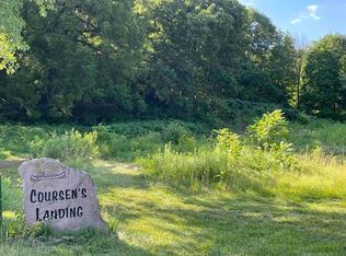 N Cruiser Dr, Galena, IL 61036