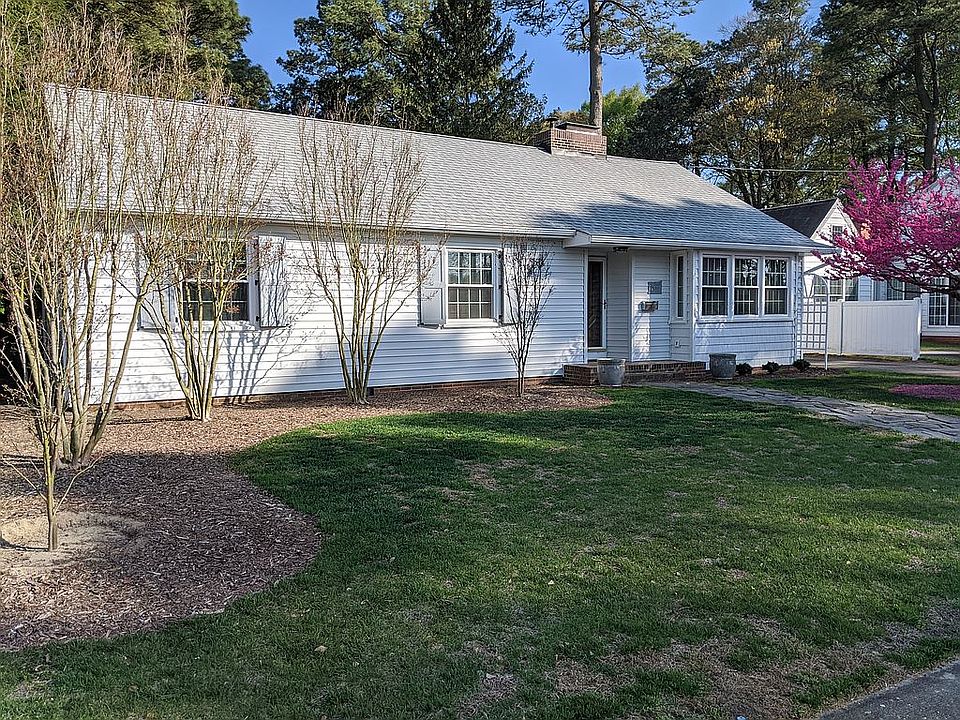 1st image of 610 Manor Dr