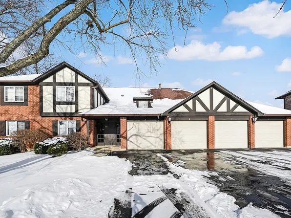 35 Shawnee Trl APT 1, Indian Head Park, IL 60525