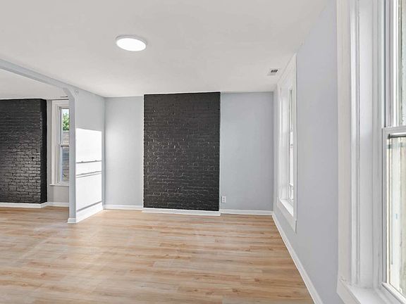 3rd image of 57 1/2 Saratoga Ave #3S