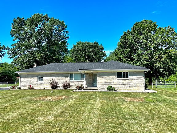3rd image of 1170 N County Road 900 E
